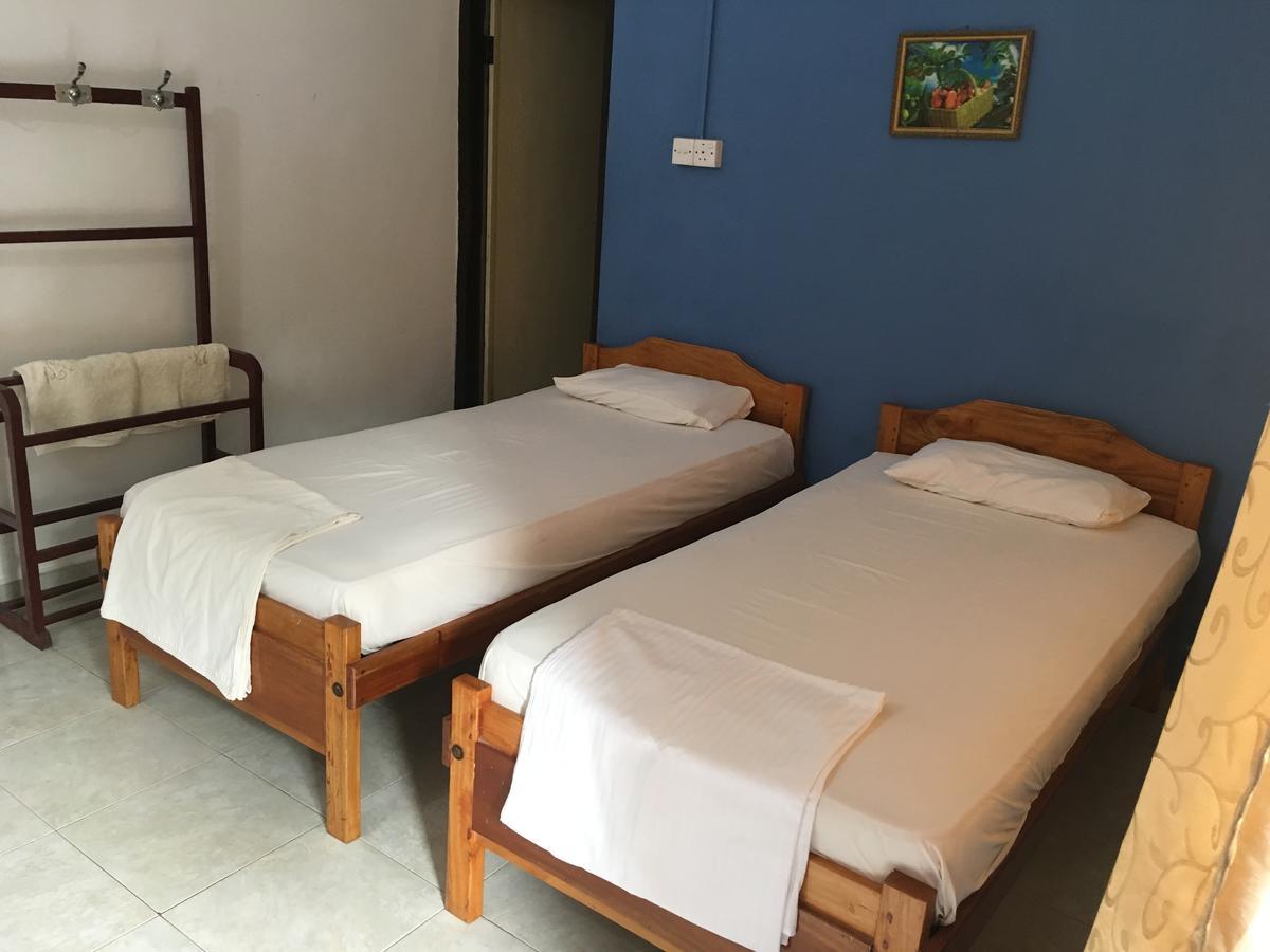 Gnaanams Hotel And Restaurant Jaffna Eksteriør billede