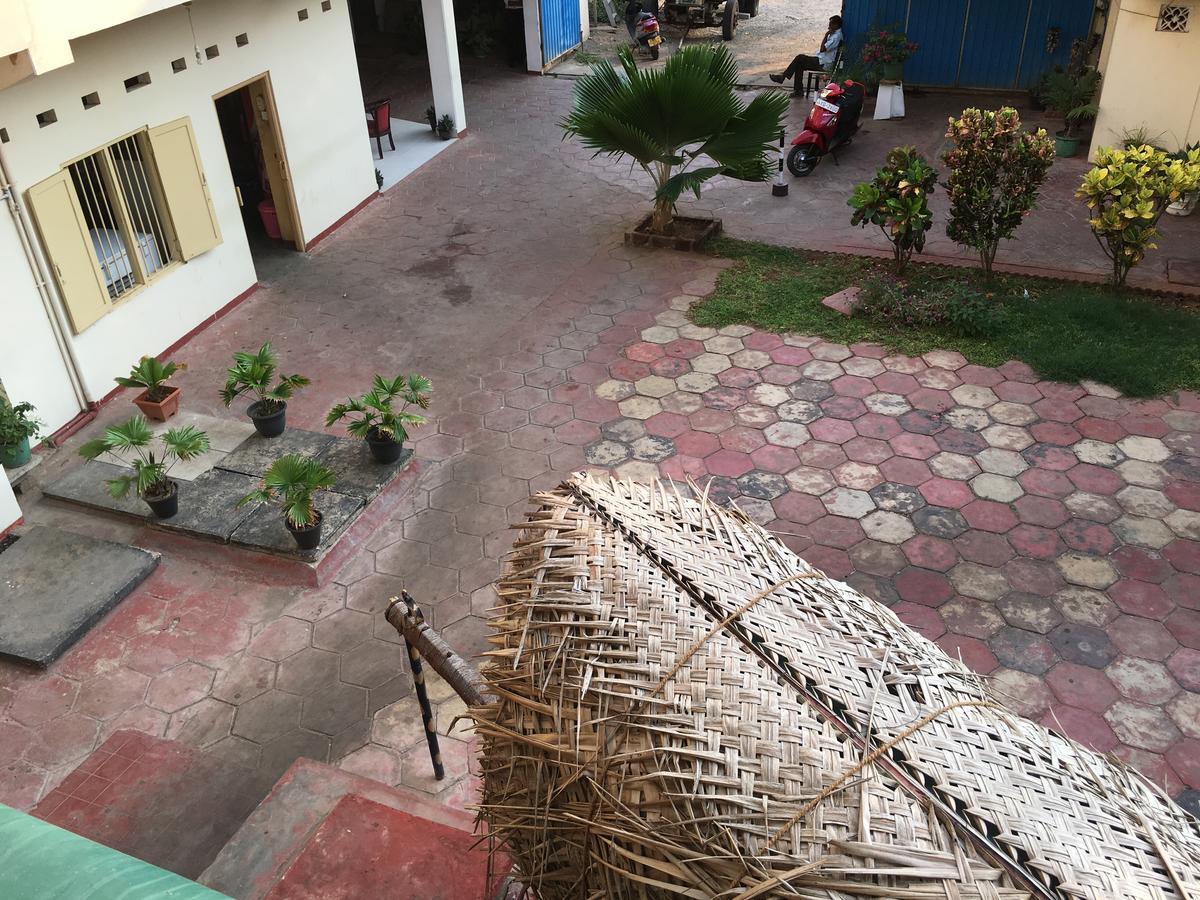 Gnaanams Hotel And Restaurant Jaffna Eksteriør billede
