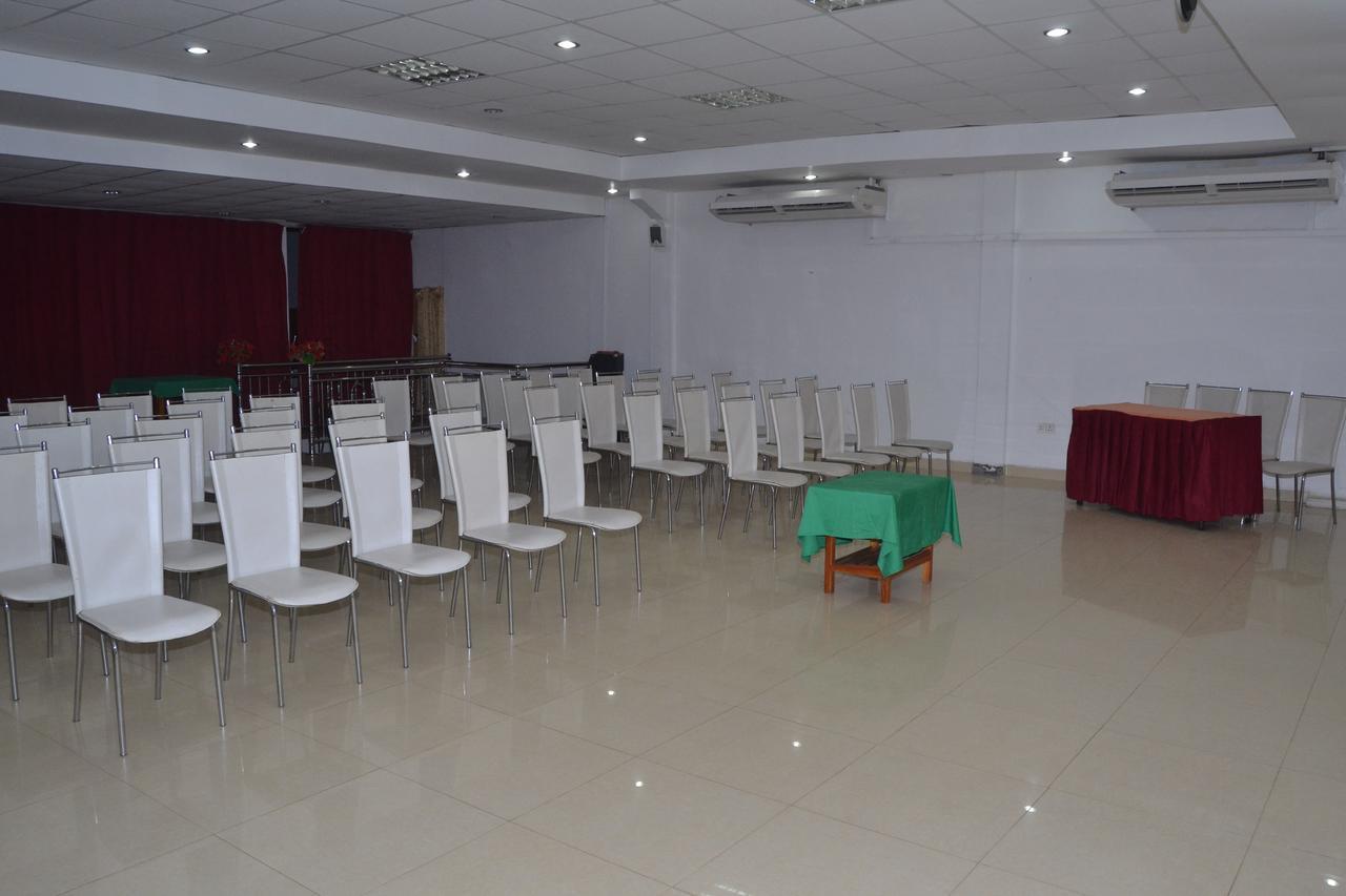 Gnaanams Hotel And Restaurant Jaffna Eksteriør billede