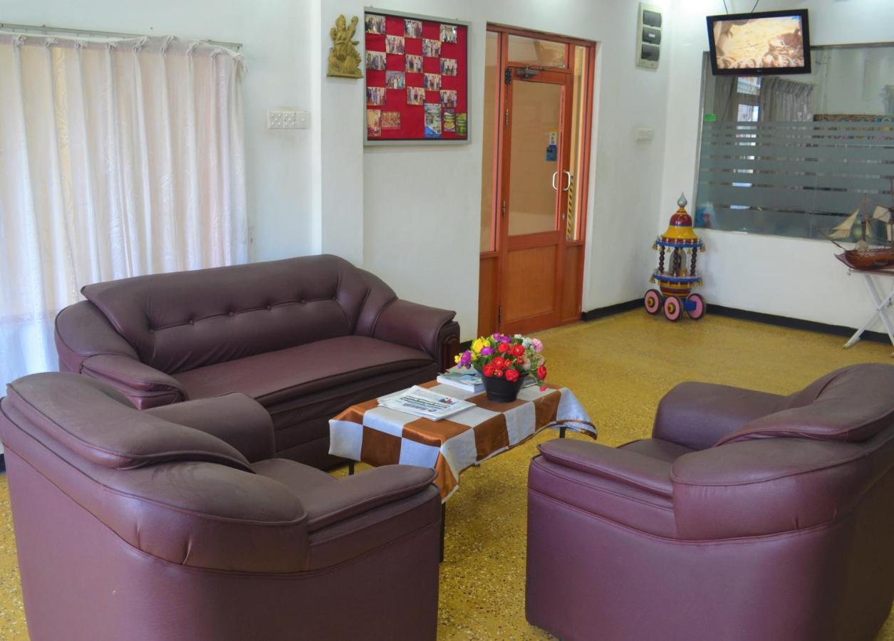 Gnaanams Hotel And Restaurant Jaffna Eksteriør billede